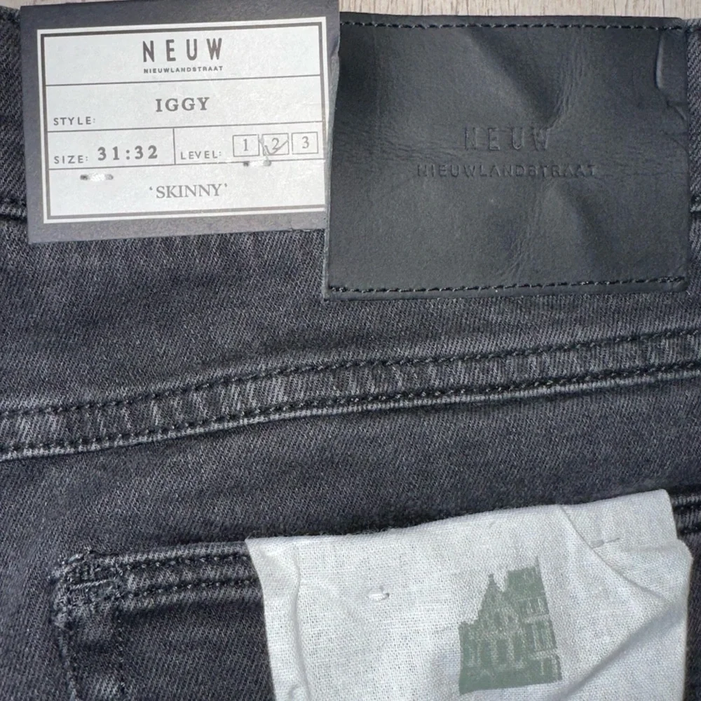 Neuw Men's Charcoal Skinny Jeans